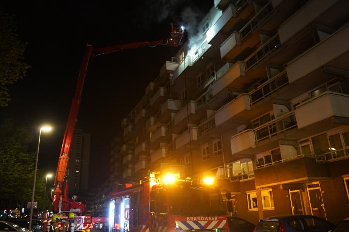 Felle uitslaande brand op balkon