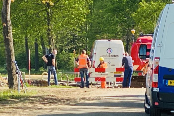 Waterleiding geraakt bij graafwerkzaamheden