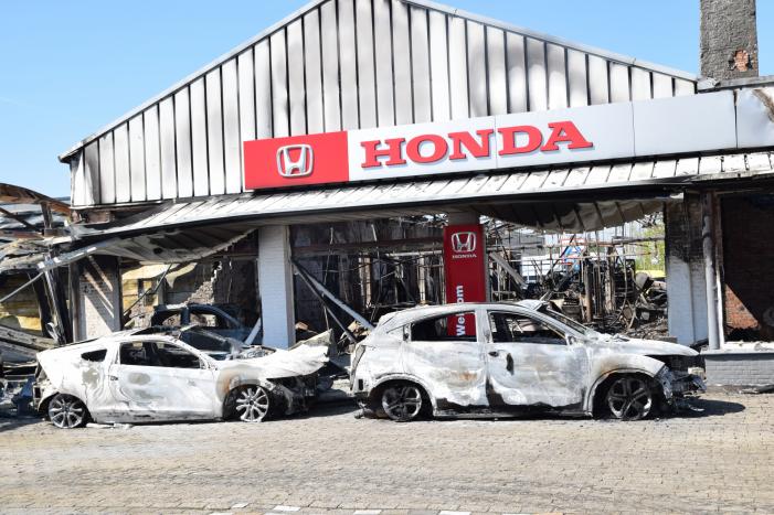 Uitgebreid onderzoek na brand bij Honda garage