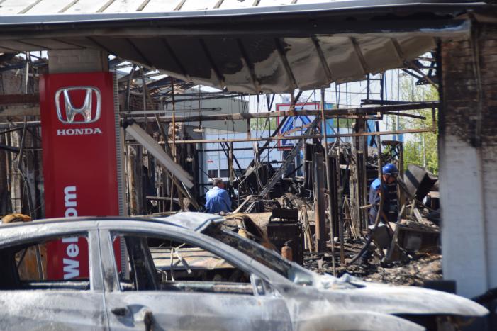 Uitgebreid onderzoek na brand bij Honda garage
