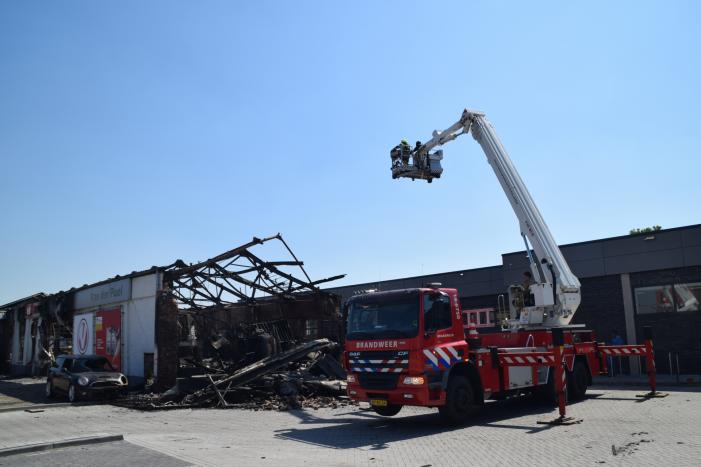 Uitgebreid onderzoek na brand bij Honda garage