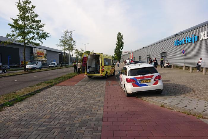 Scooter en fietser klappen op elkaar