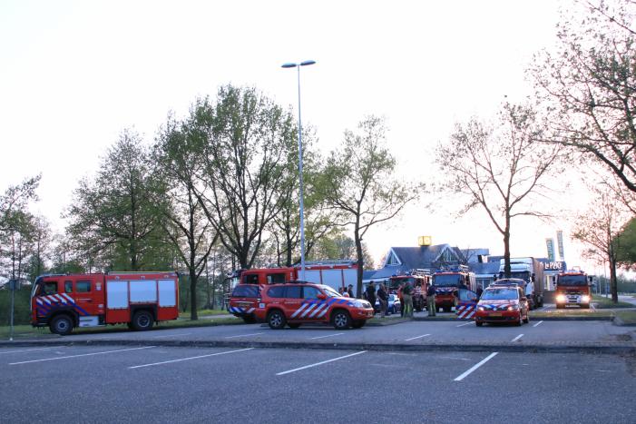 Meerdere brandweereenheden ingezet voor grote natuurbrand in Limburg