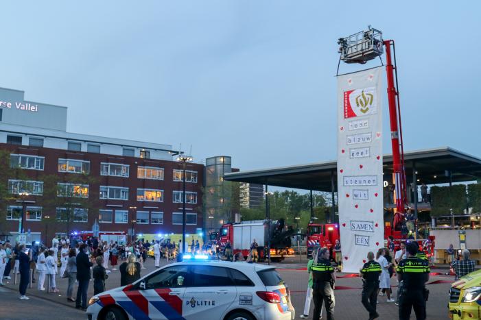 Eerbetoon aan zorgpersoneel in coronatijd