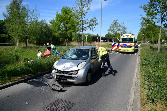Scooterrijder gelanceerd bij ongeval met auto
