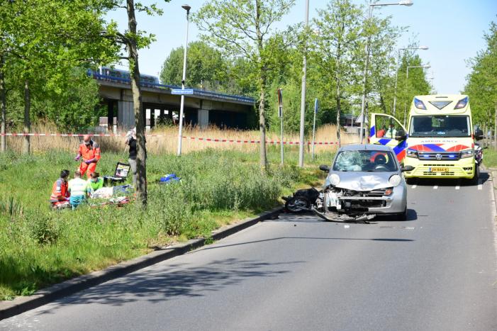 Scooterrijder gelanceerd bij ongeval met auto