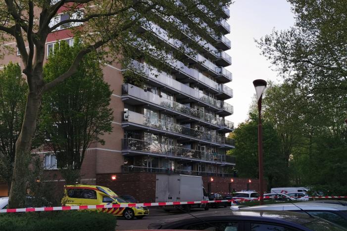 Persoon overleden na val van flatgebouw