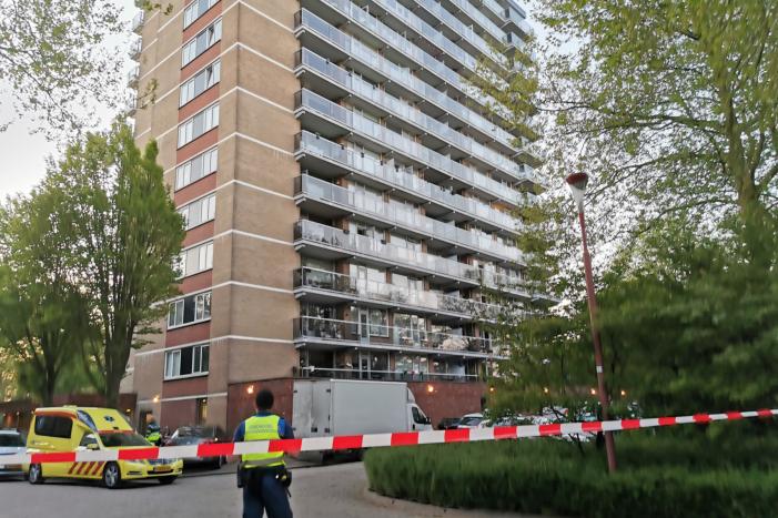 Persoon overleden na val van flatgebouw