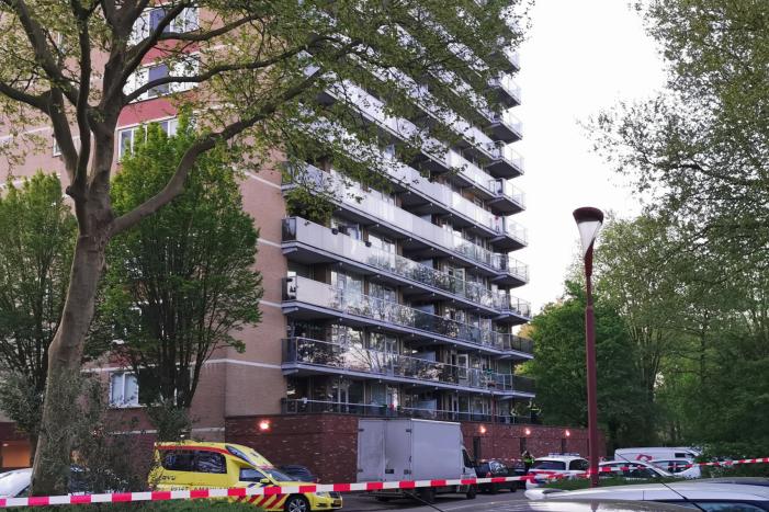 Persoon overleden na val van flatgebouw