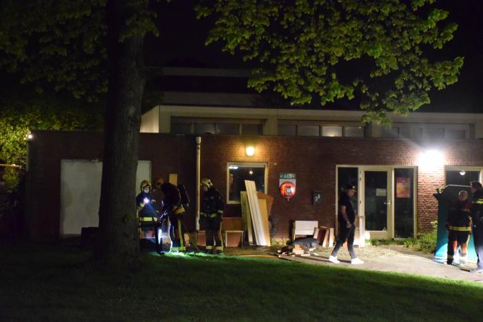 Opnieuw afvalbrand tegen gebouw Rode Kruis