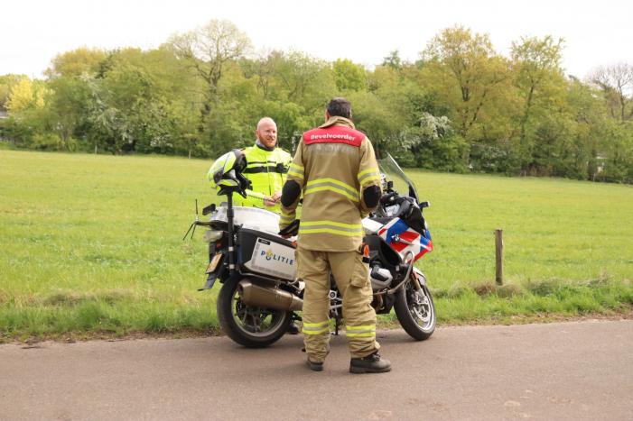 Meerdere vaten met mogelijk drugsafval gedumpt in bosschage