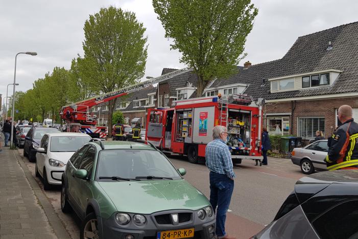 Brand in schoorsteen van woning
