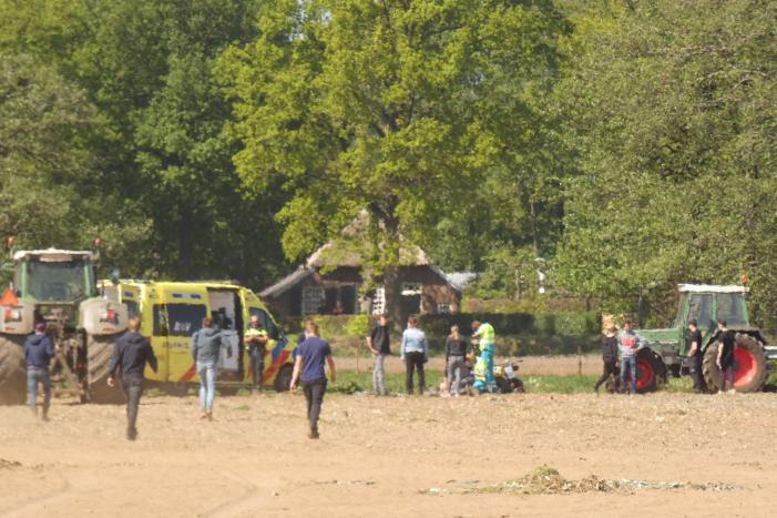 Quadrijder zwaargewond na valpartij