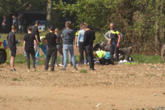 Quadrijder zwaargewond na valpartij