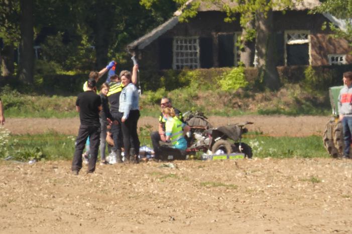 Quadrijder zwaargewond na valpartij