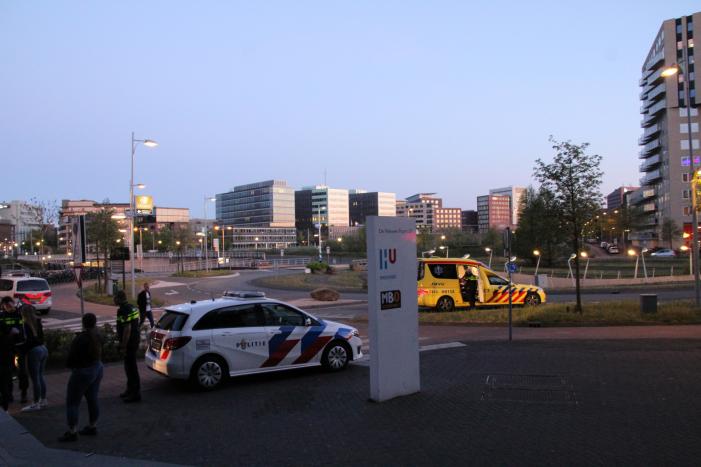 Persoon gewond bij mogelijke steekpartij