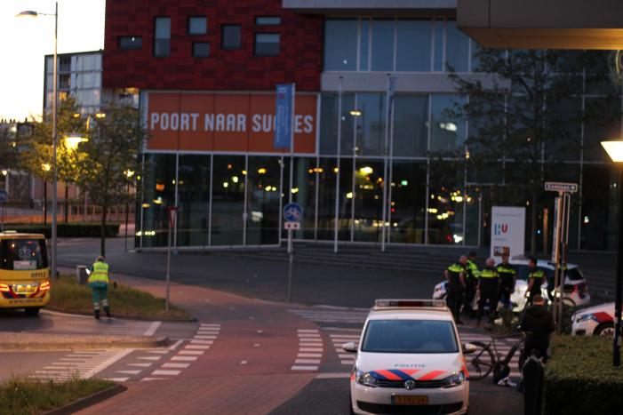 Persoon gewond bij mogelijke steekpartij