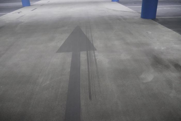 Parkeergarage vol rook