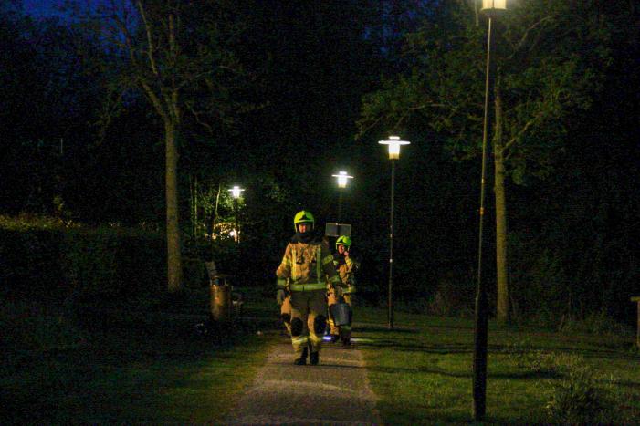Prullenbakken in brand gestoken in stadspark