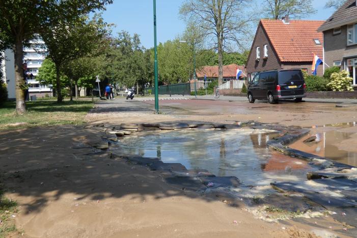 Gesprongen waterleiding zorgt voor verfrissing