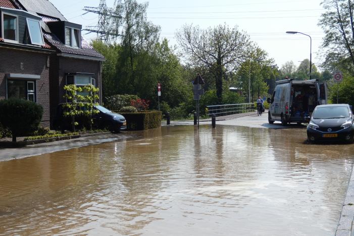 Gesprongen waterleiding zorgt voor verfrissing