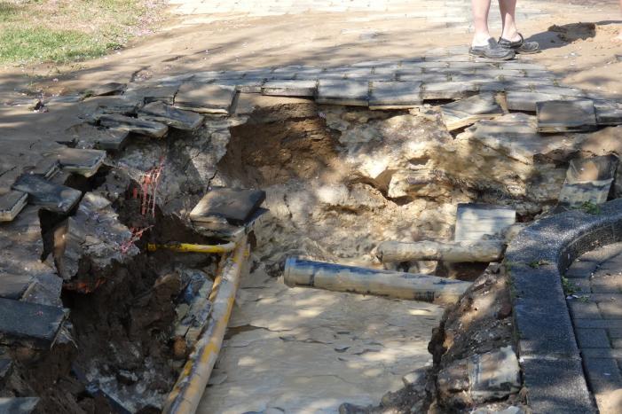 Gesprongen waterleiding zorgt voor verfrissing