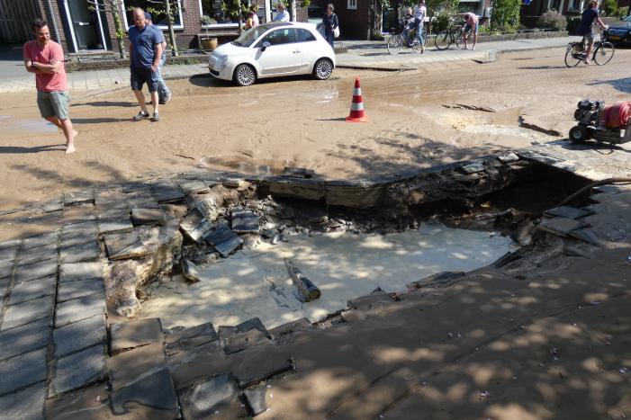 Gesprongen waterleiding zorgt voor verfrissing