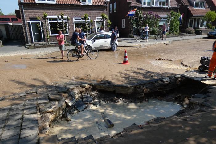 Gesprongen waterleiding zorgt voor verfrissing