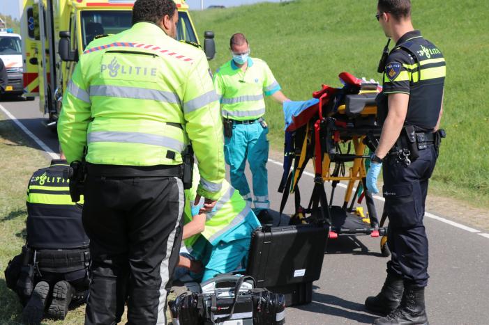 Scooterrijder en wielrenner komen met elkaar in botsing