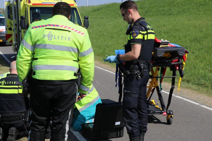 Scooterrijder en wielrenner komen met elkaar in botsing