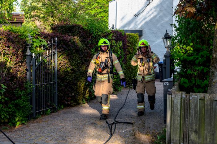 Struiken in brand tijdens barbecueën