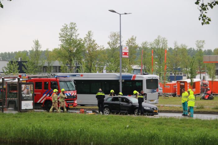 Persoon gewond bij botsing met vrachtwagen