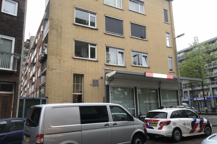 Persoon gewond na val twee hoog