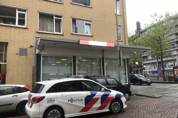 Persoon gewond na val twee hoog