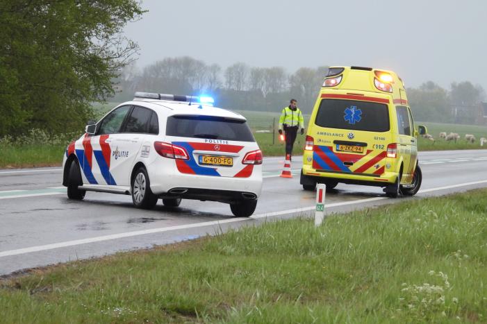 Voertuig raakt te water