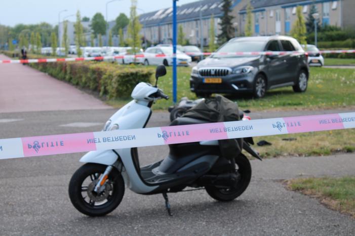 Scooterrijder zwaargewond na frontale botsing