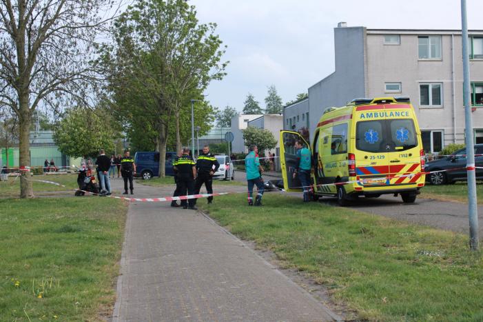 Scooterrijder zwaargewond na frontale botsing