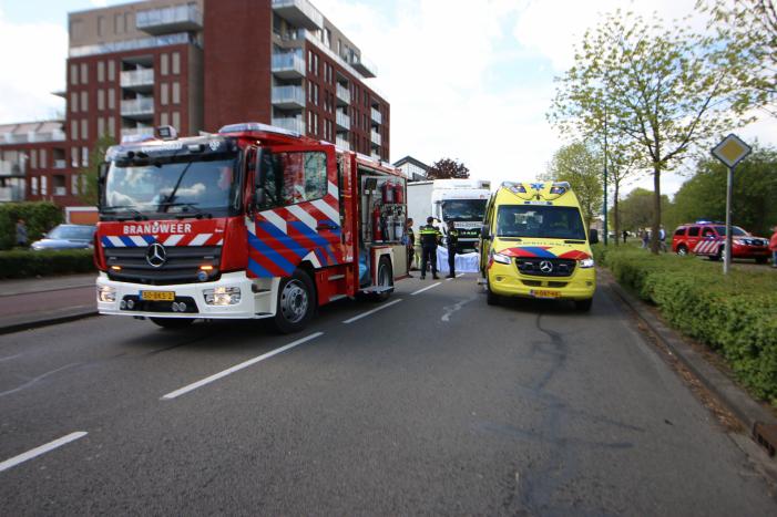 Fietser ernstig gewond bij ongeval met vrachtwagen