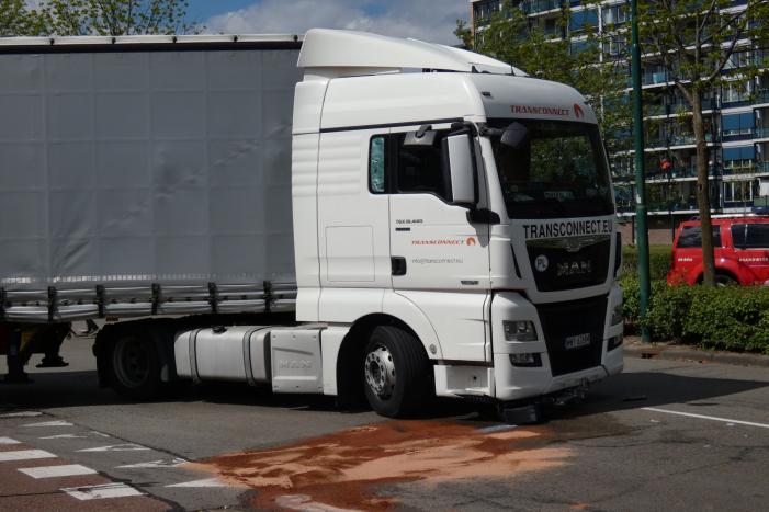 Fietser ernstig gewond bij ongeval met vrachtwagen