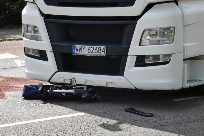 Fietser ernstig gewond bij ongeval met vrachtwagen