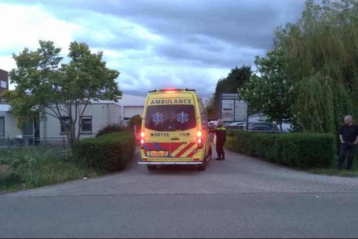 Gewonde bij mogelijke steekpartij in bedrijf