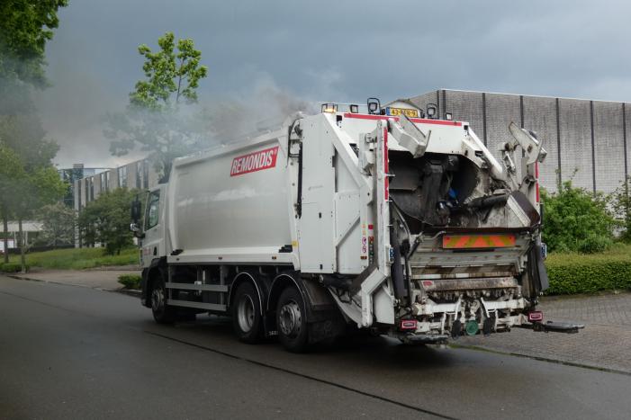 Brand in laadruimte van vuilniswagen