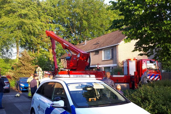 Brand in schoorsteen van woning