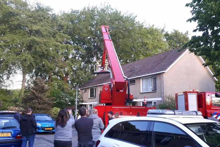 Brand in schoorsteen van woning