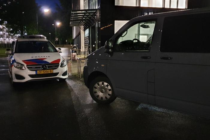 Dode in appartement, politie doet onderzoek