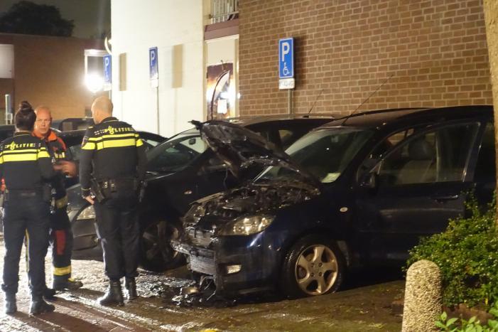 Opnieuw auto in de brand