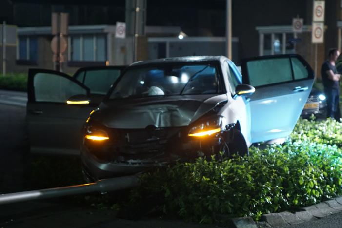 Bestuurder slaat op de vlucht na eenzijdig ongeval