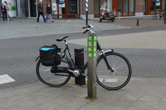 Automobilist laat fietster hulpeloos achter na ongeval