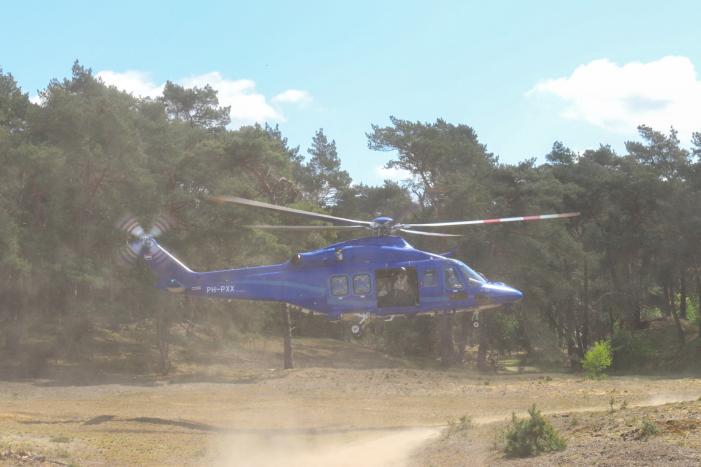 Zoekactie in Wekeromse Zand naar man in legerkleding met wapen