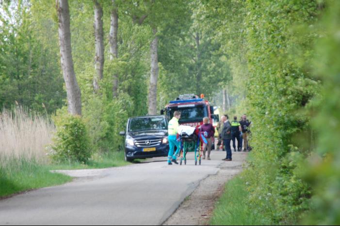 Meisje komt onder paard bij manege De Eendracht